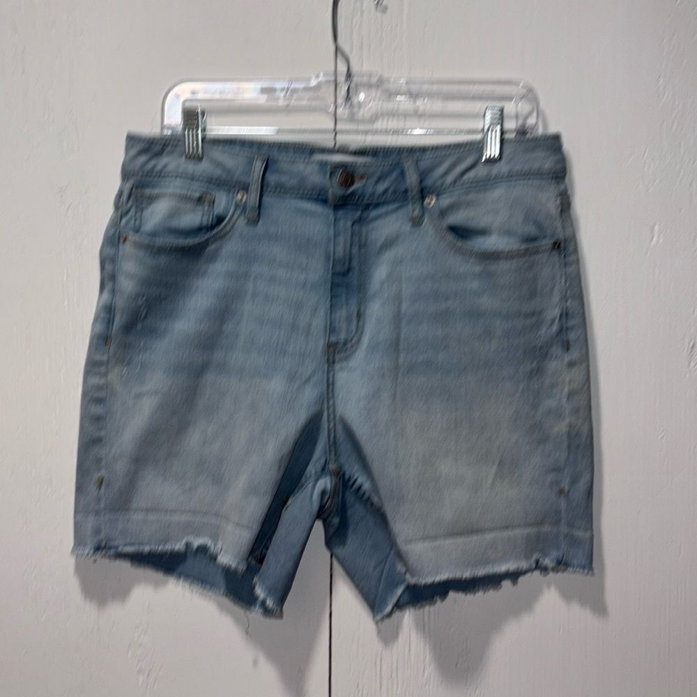 Marc New York woman’s jean shorts 5 pockets lite distressed size 12.